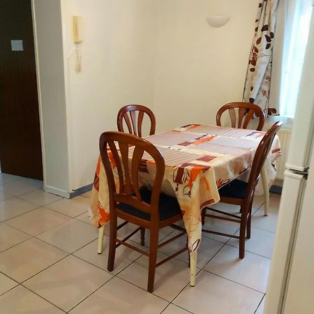 Belle Chambre Dans Un Quartier Calme Bruselas Exterior foto